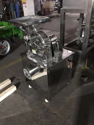 Yüksek Verimli 15KW Paslanmaz Çelik Üniversal Kırıcı 1000*900*1680mm